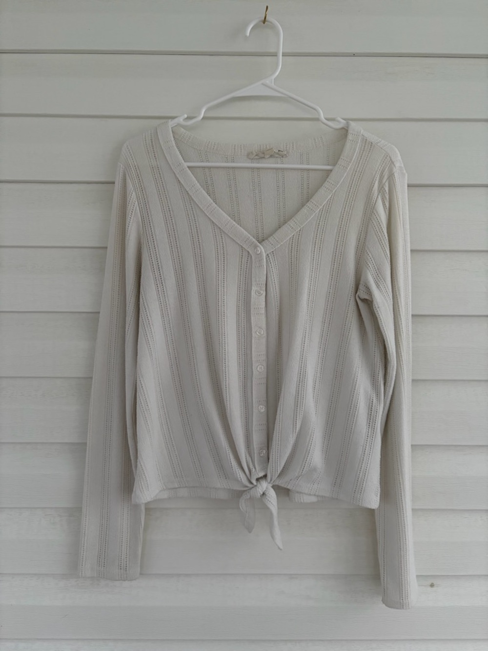 Hippie Rose White Tie-Front V-Neck Blouse